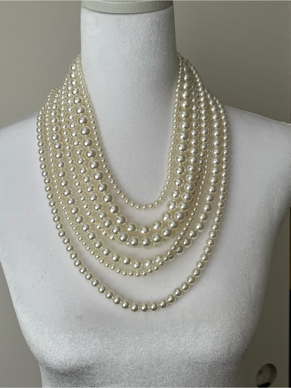 Beautiful Vintage Multi Stand Faux Pearl Necklace Chunky Light Beads